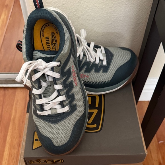 KEEN women Gray and Dark Green Work Shoes - Picture 1 of 2